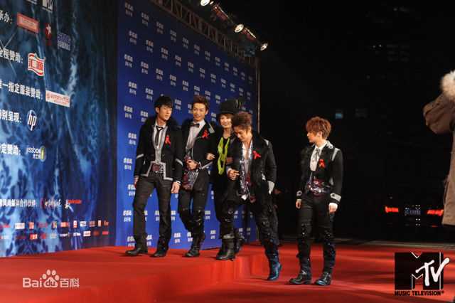 辰亦儒(Calvin)2009MTV超级盛典性感图片图集