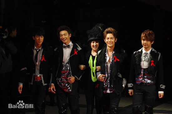 辰亦儒(Calvin)2009MTV超级盛典性感图片图集