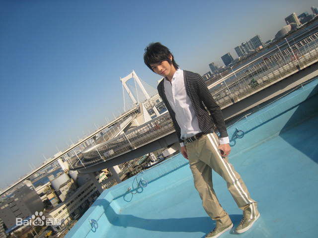 辰亦儒(Calvin)生活照性感图片图集