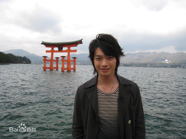 辰亦儒(Calvin)生活照性感图片图集