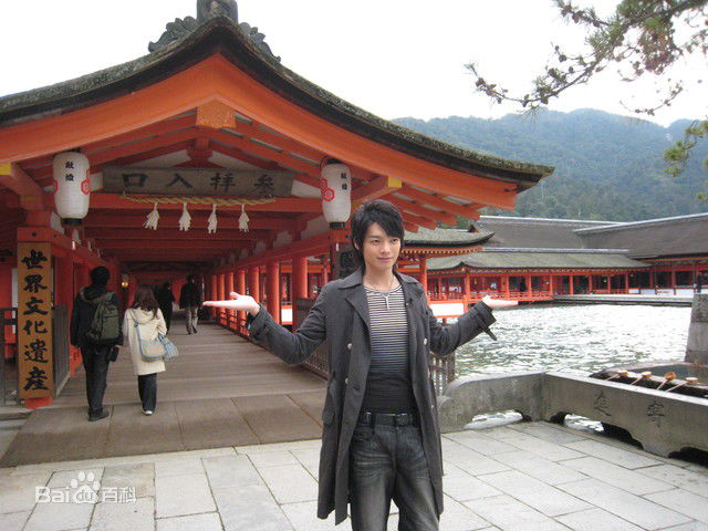 辰亦儒(Calvin)生活照性感图片图集