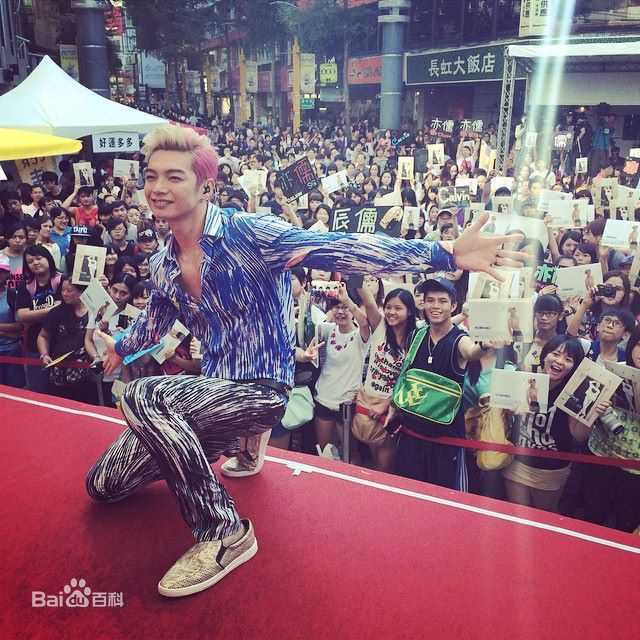 辰亦儒(Calvin)活动照壁纸壁纸