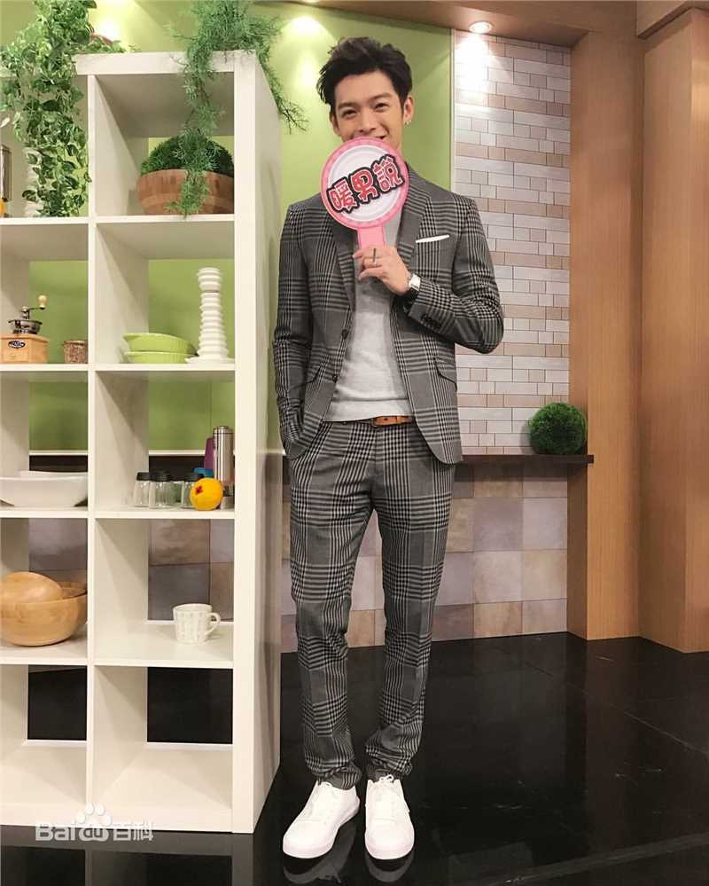 辰亦儒(Calvin)生活照图片图册