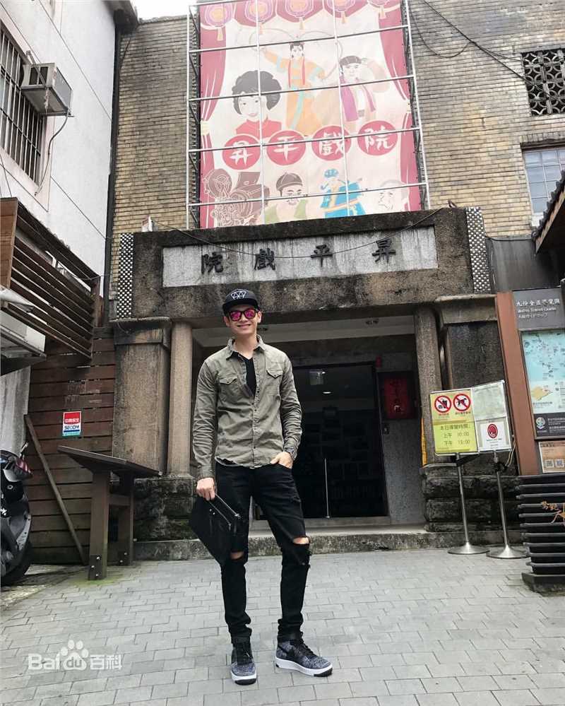 辰亦儒(Calvin)生活照图片图册