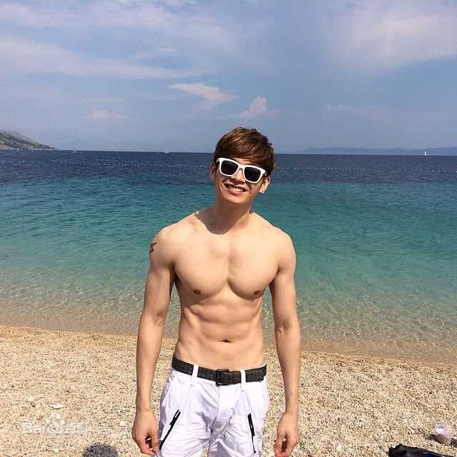 辰亦儒(Calvin)生活照图片图册