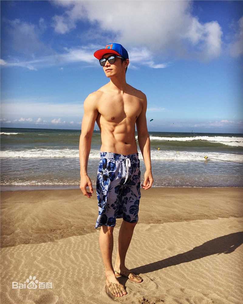 辰亦儒(Calvin)生活照图片图册