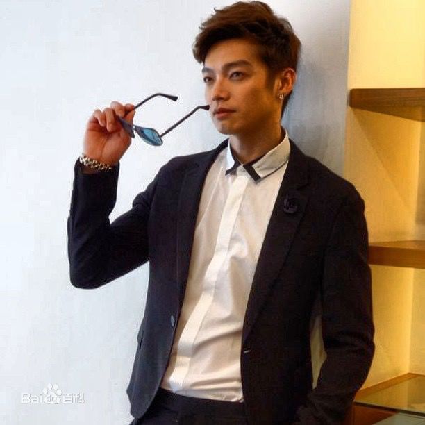 辰亦儒(Calvin)生活照图片图册