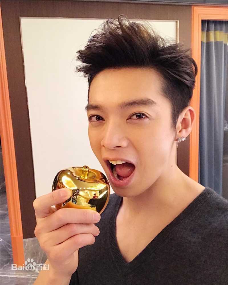 辰亦儒(Calvin)生活照图片图册