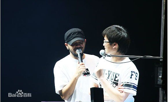 张震岳(Chang, Csun Yuk)演唱会形象1性感图片壁纸