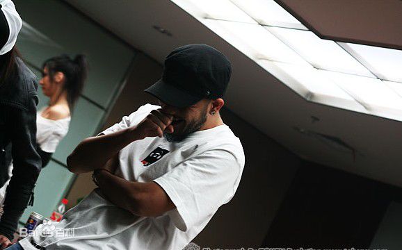 张震岳(Chang, Csun Yuk)演唱会形象1性感图片壁纸