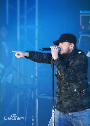 张震岳(Chang, Csun Yuk)演唱会形象1性感图片壁纸