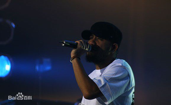 张震岳(Chang, Csun Yuk)演唱会形象2图片图集