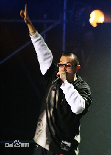张震岳(Chang, Csun Yuk)演唱会形象2图片图集