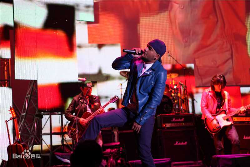 张震岳(Chang, Csun Yuk)西安演唱会前后照片