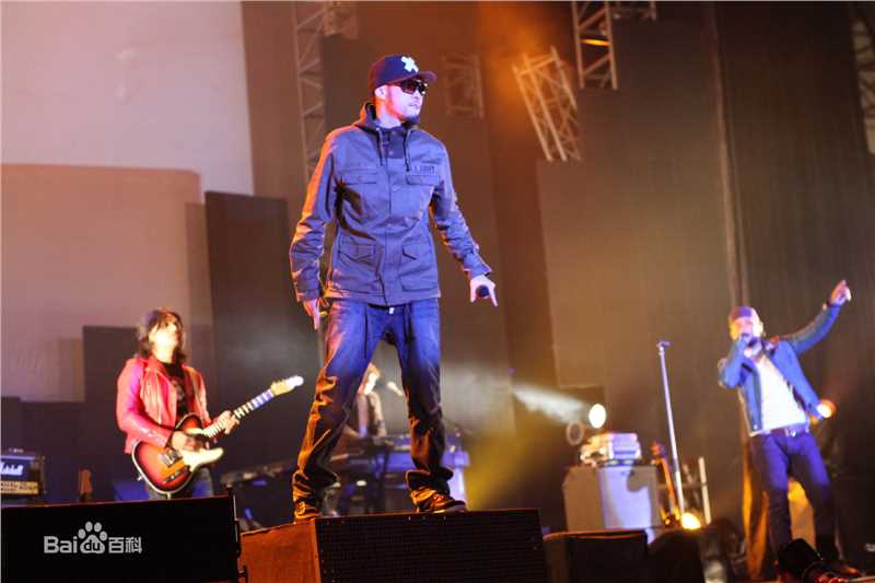 张震岳(Chang, Csun Yuk)西安演唱会前后照片