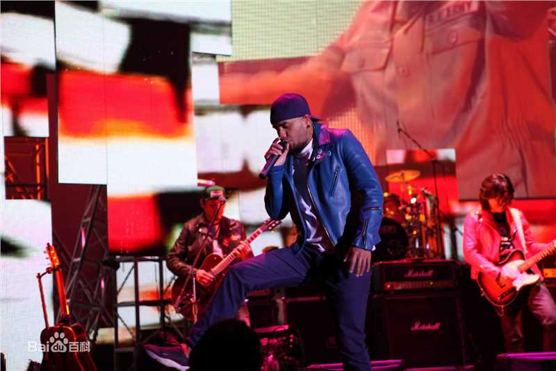 张震岳(Chang, Csun Yuk)西安演唱会前后照片