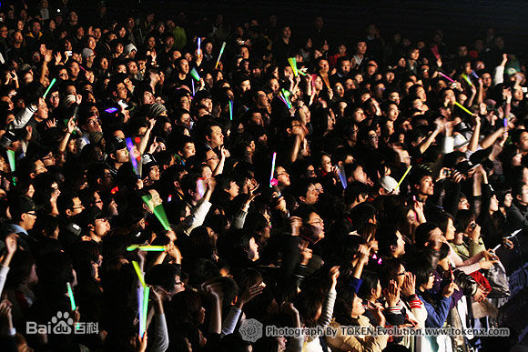 张震岳(Chang, Csun Yuk)西安演唱会前后照片