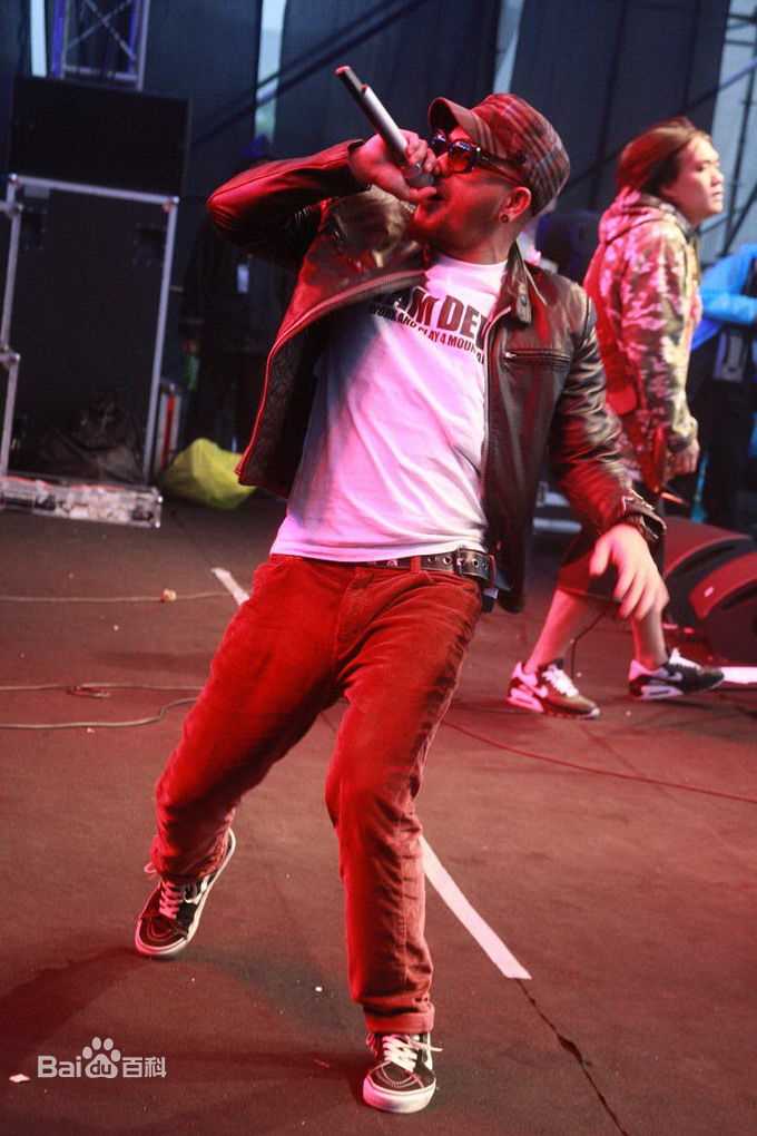 张震岳(Chang, Csun Yuk)西安演唱会前后照片