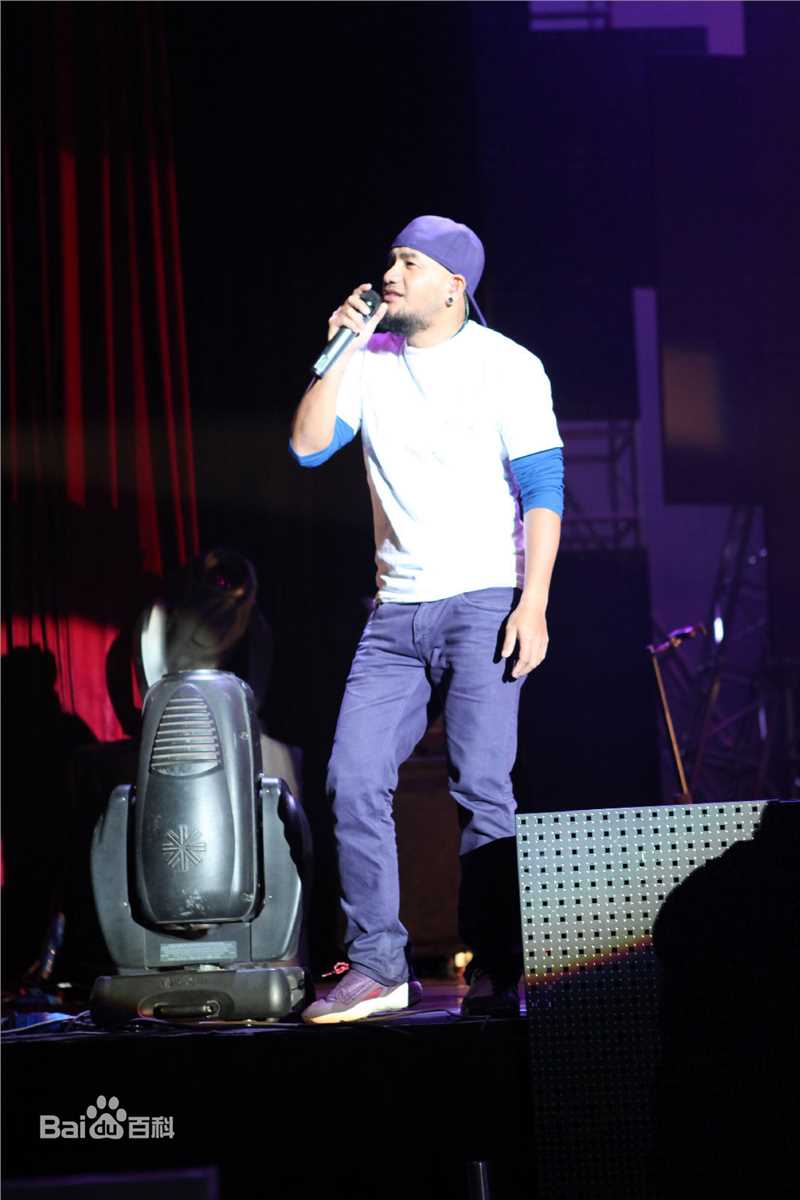 张震岳(Chang, Csun Yuk)西安演唱会前后照片