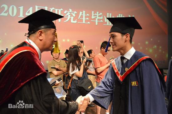 黄恺杰(Wesley Wong)研究生毕业图片图册