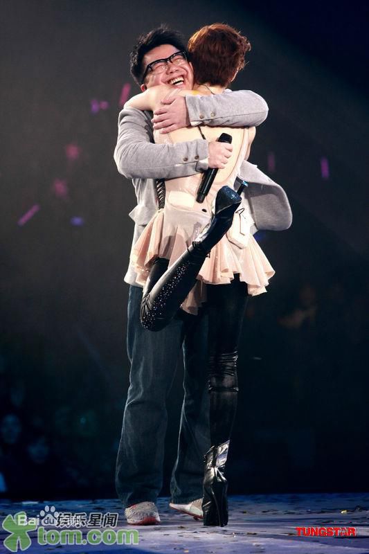 陈奂仁活动照素颜照壁纸