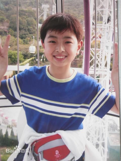 最优质朱祺隆生活照