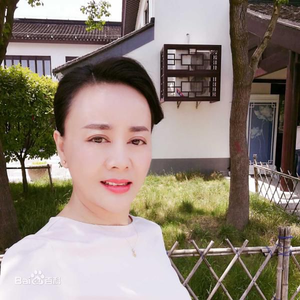 范春霞生活照壁纸壁纸