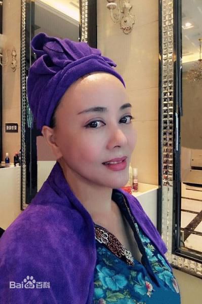 范春霞生活照壁纸壁纸