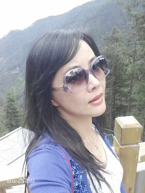 范春霞生活照壁纸壁纸