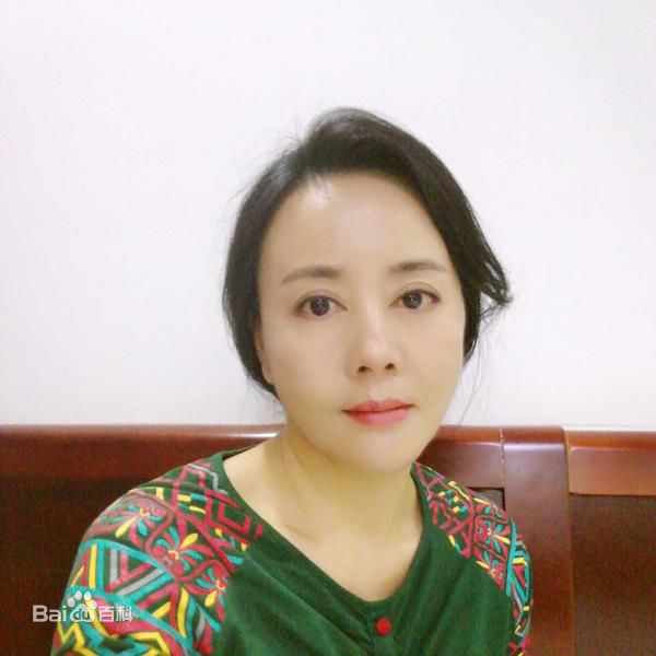 范春霞生活照壁纸壁纸