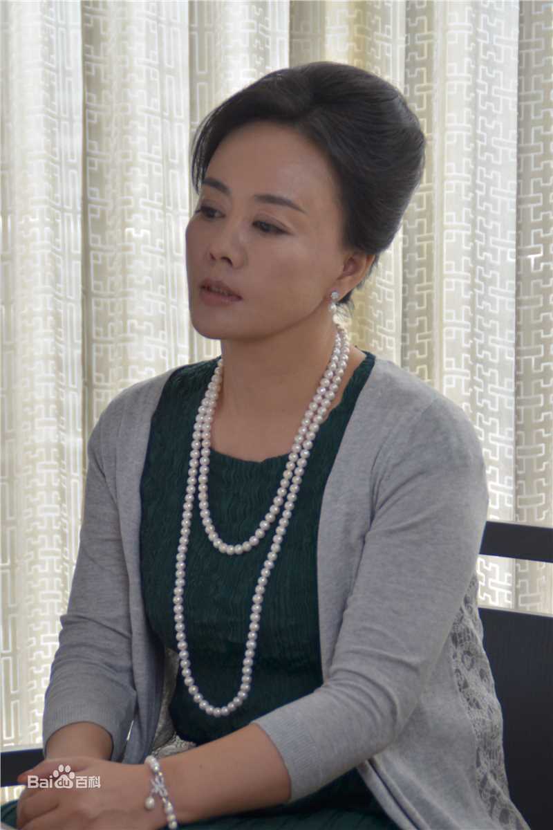 最新范春霞在《爱你万缕千丝》周玉中的图集