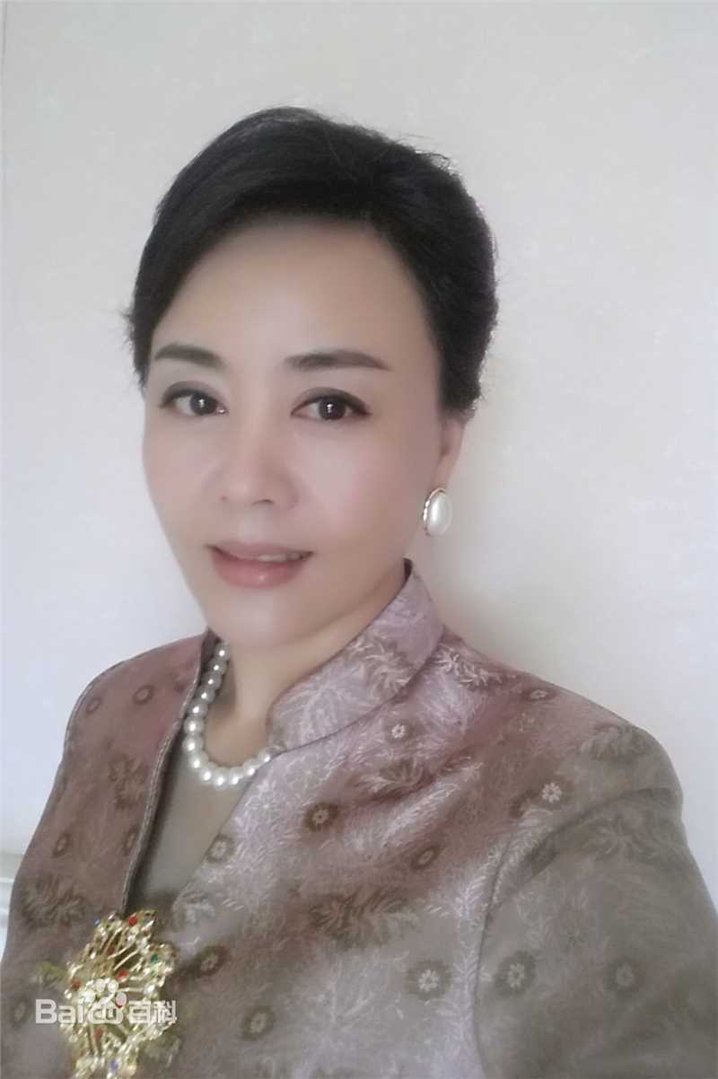 最新范春霞在《爱你万缕千丝》周玉中的图集