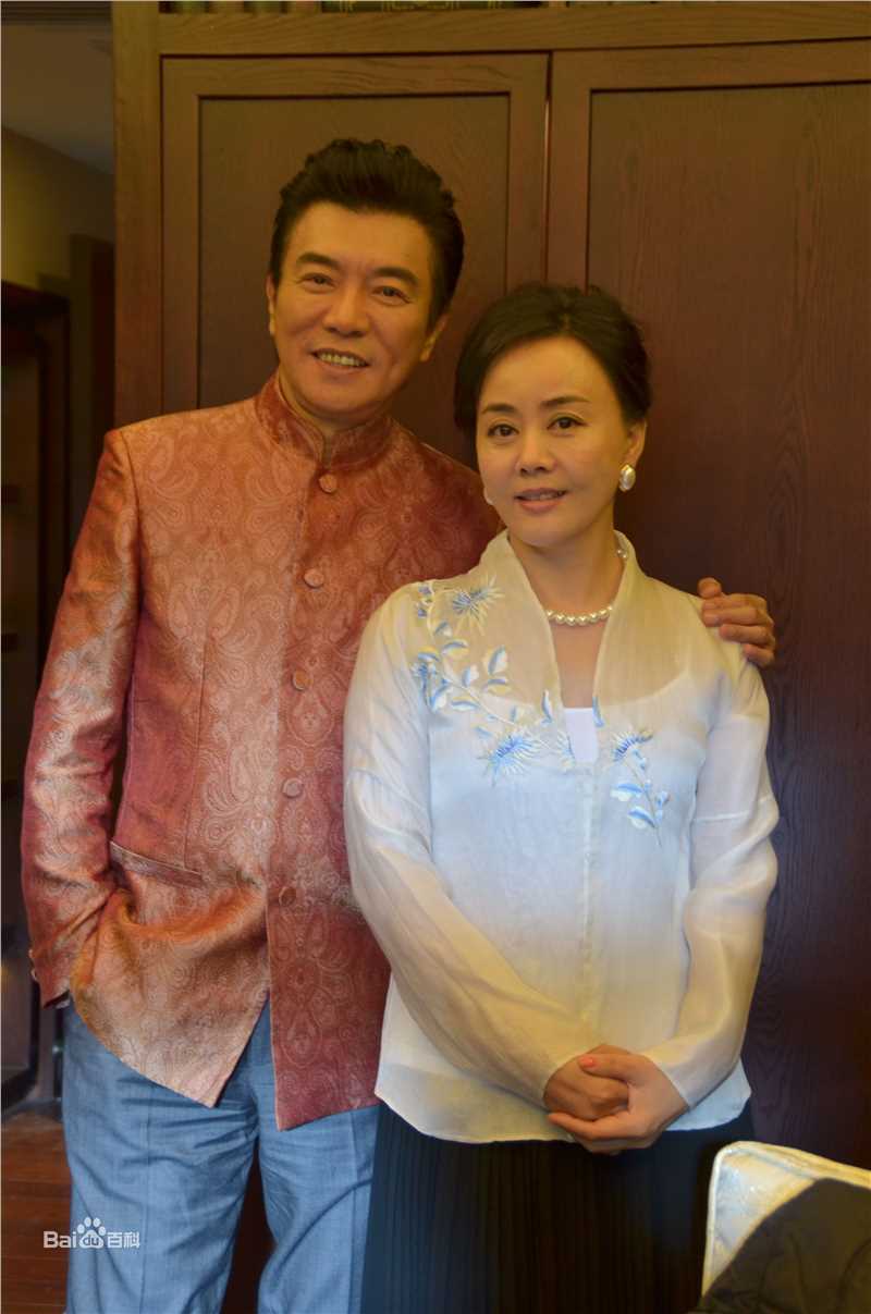 最新范春霞在《爱你万缕千丝》周玉中的图集