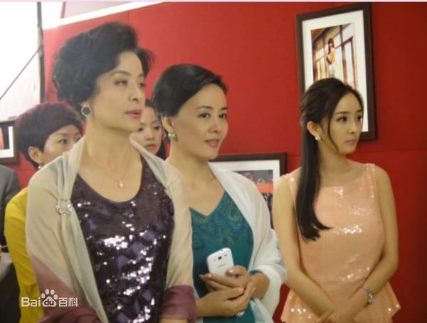 范春霞在《盛夏晚晴天》徐夫人中的