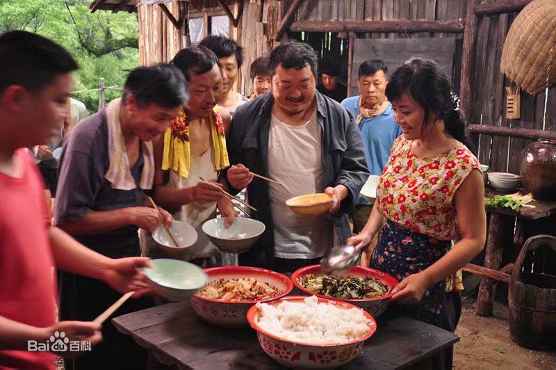 高清范春霞在《遥远的天熊山》饰李嫦娥中的图集