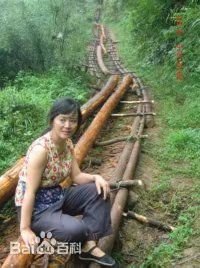 高清范春霞在《遥远的天熊山》饰李嫦娥中的图集