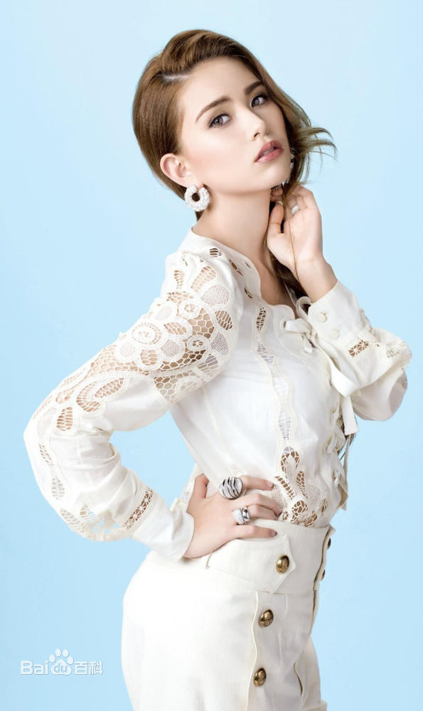 昆凌(Hannah Quinlivan)【伊周】生活照相册