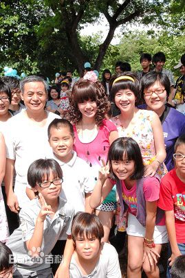 梁智瑜剧组合影图册