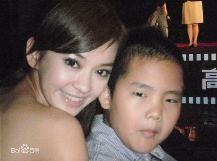 梁智瑜剧组合影图册