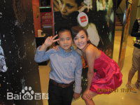 梁智瑜剧组合影图册