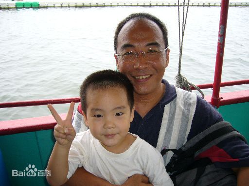 梁智瑜剧组合影图册