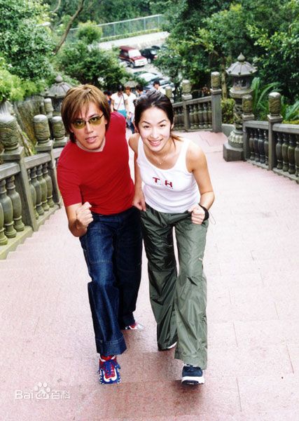 张宇(Phil Chang)和其他明星合照前后照片