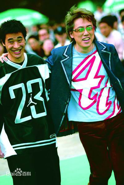 张宇(Phil Chang)和其他明星合照前后照片