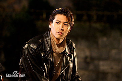 陈德烈影视中的前后照片