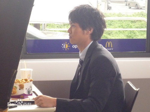 陈德烈影视中的前后照片