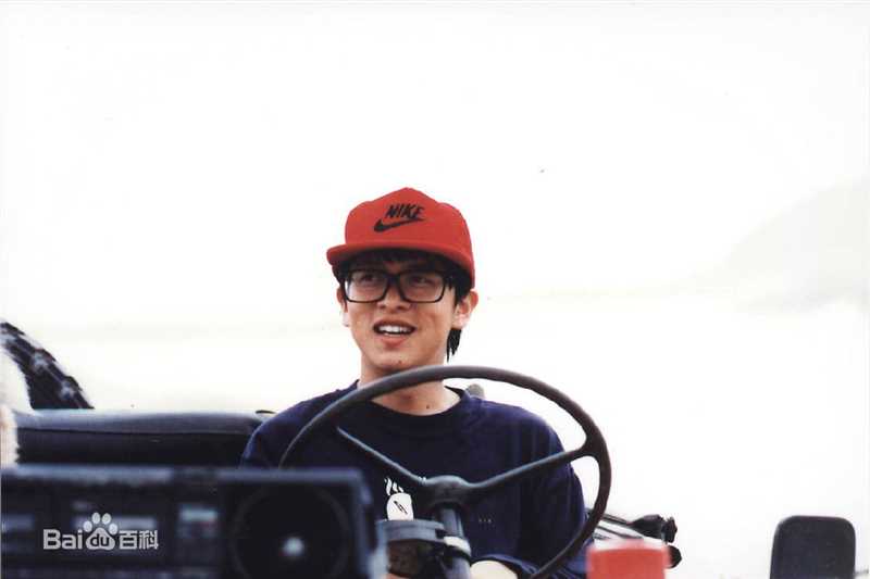 高清张雨生(Tom Zhang)在1989《想念我》专辑照中的图集