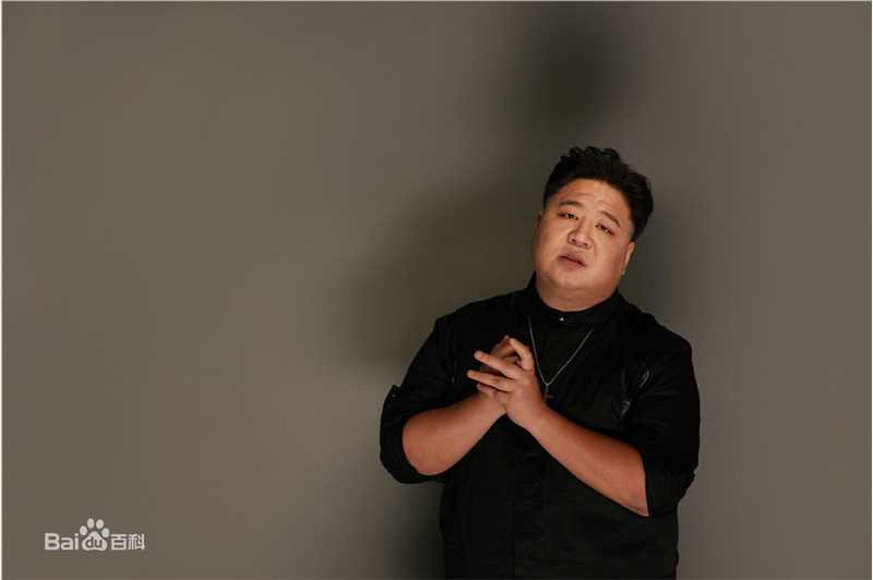 吴海龙肥龙生活照