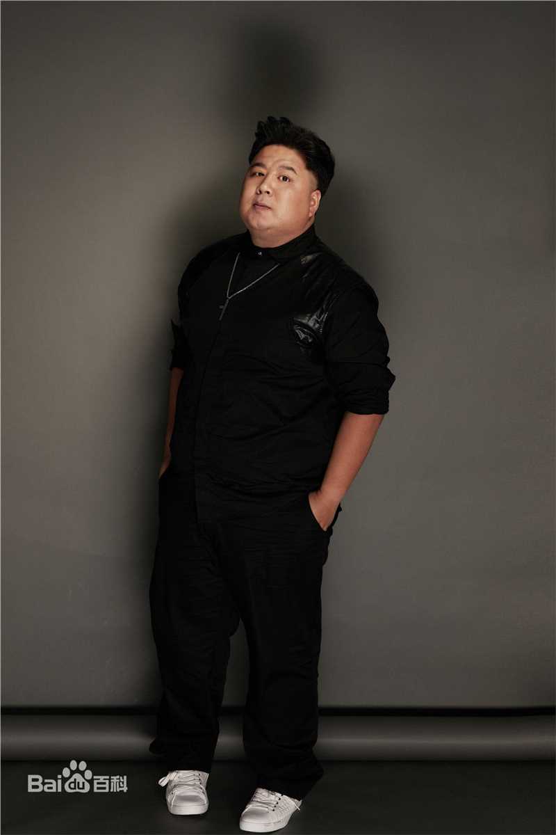 吴海龙肥龙生活照