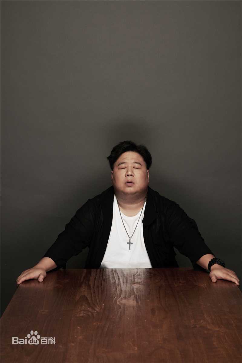 吴海龙肥龙生活照