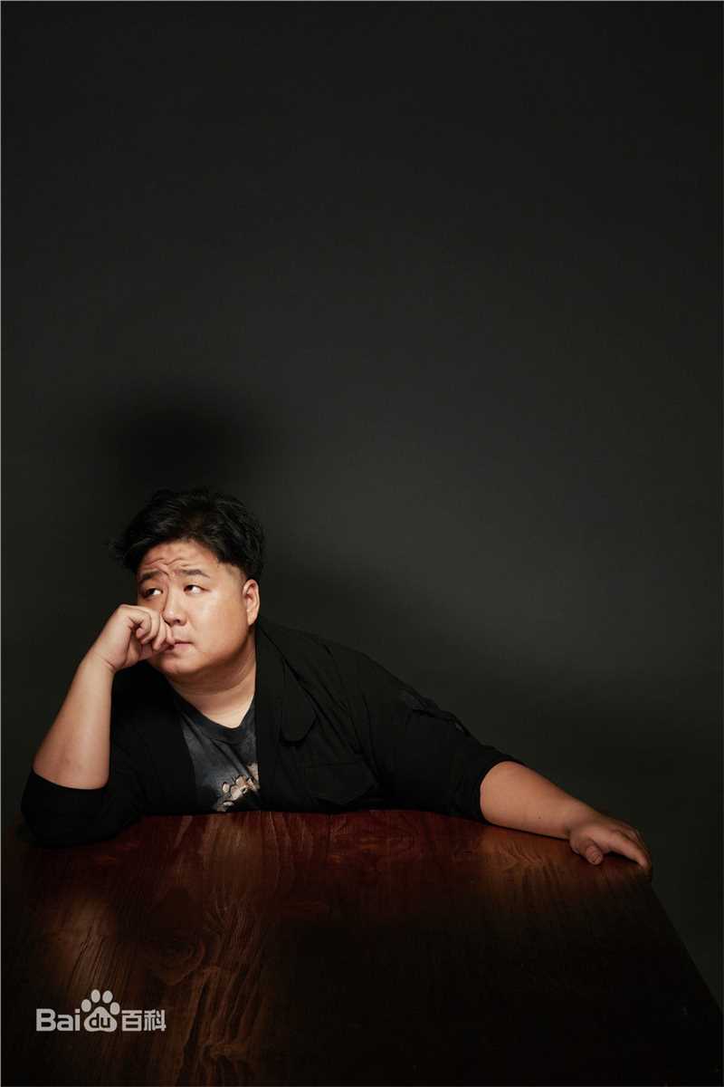 吴海龙肥龙生活照